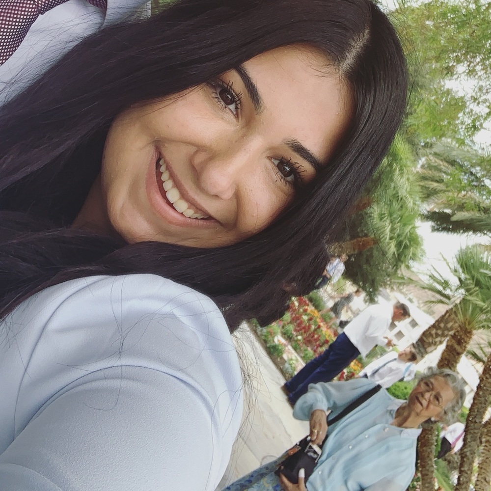 Meet your Posher, Mia